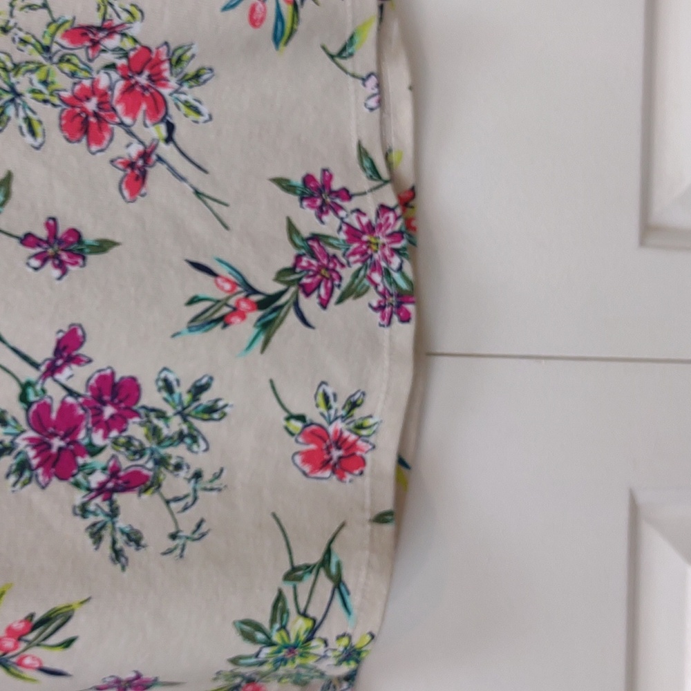 Time And Tru Women's All Cotton Elbow Sleeve Scoop Neck Floral Pullover Tee - Picture 4 of 9